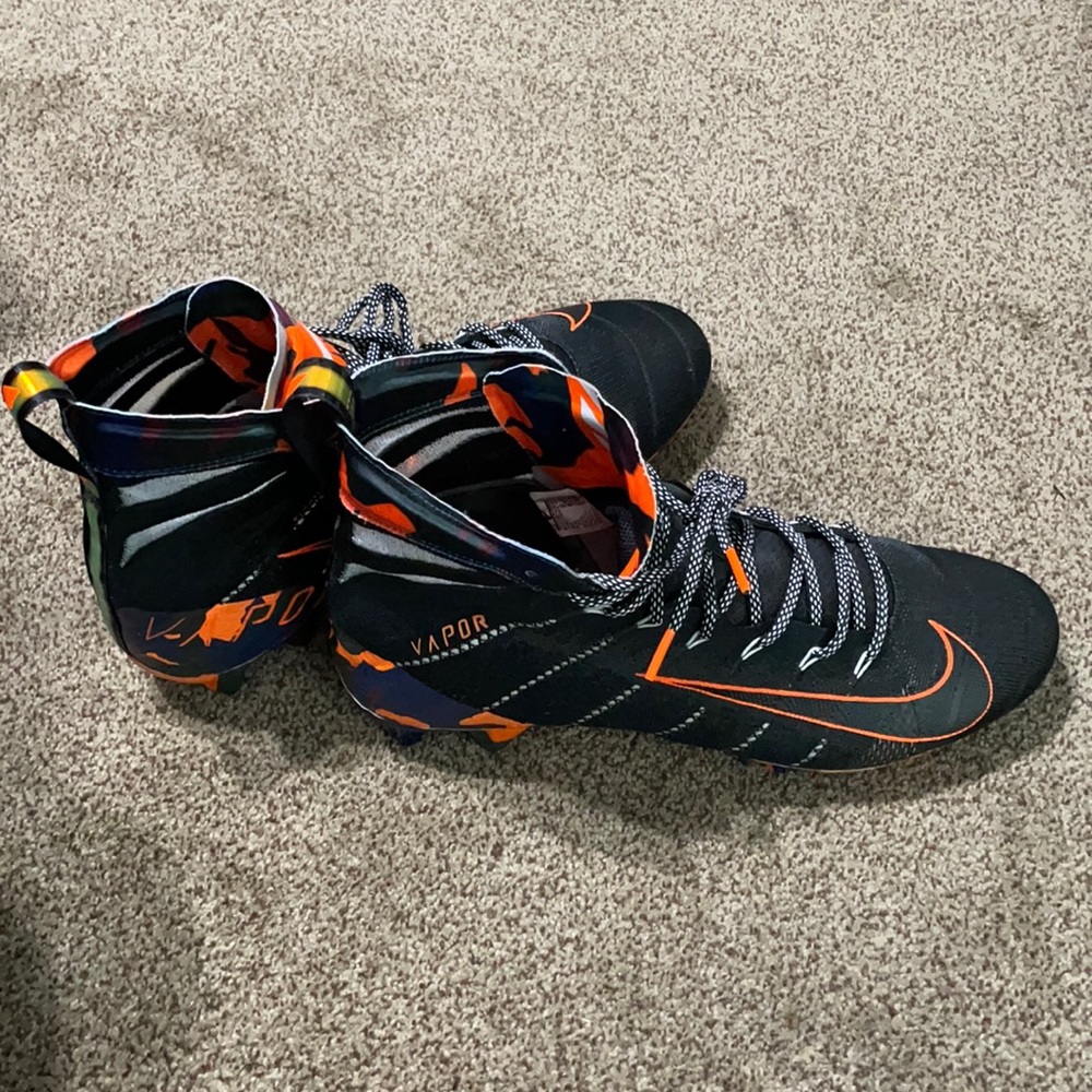 Nike Vapor Untouchable 3 Elite Football Cleats